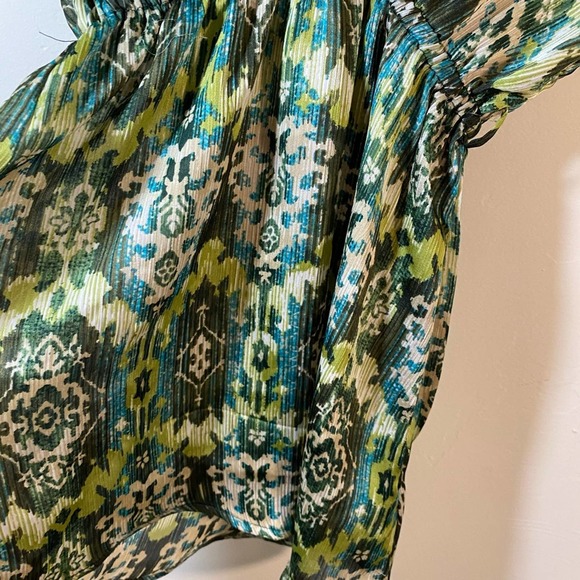 Forever 21 top hobo green v neck Size s/p - Picture 4 of 7